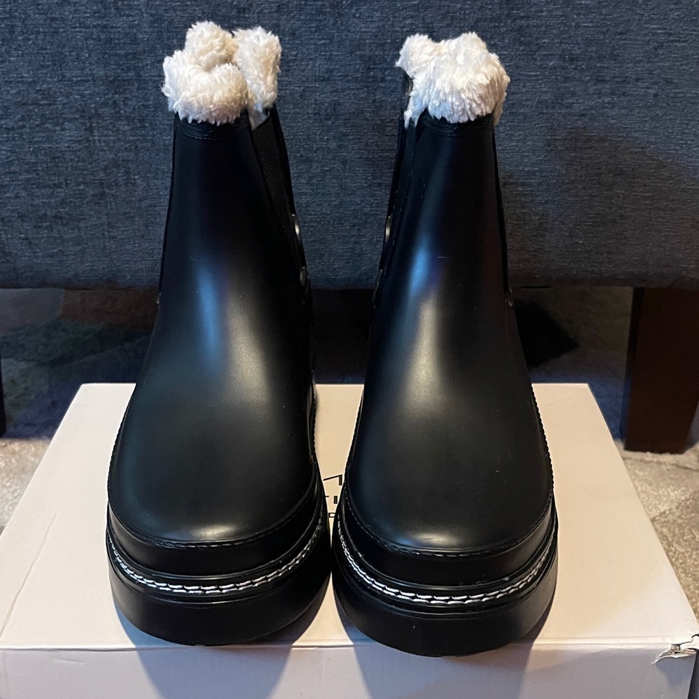MARC FISHER WOMEN'S FARGO WATERPROOF BOOTIE - Picture 2 of 12